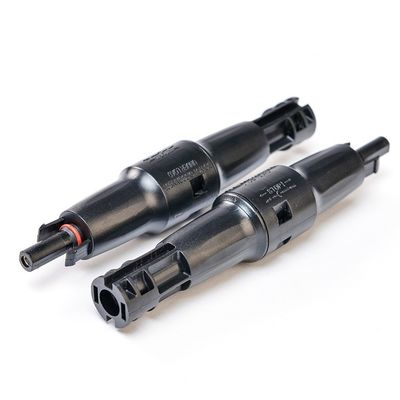 Stranded Conductor Overhead PV Cable Power Connector Socket mit Sicherung Wasserdicht IP65 PPO Isolierung und eingelagertes Kupfer