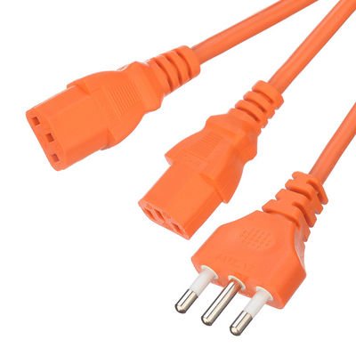IMQ-zertifiziertes Computer-Stromkabel Y Splitter 3-Pin-Stecker mit 2-Wege-C13-Stecker-Steckdose WIFI KEINE Erdung Standard-Erdung