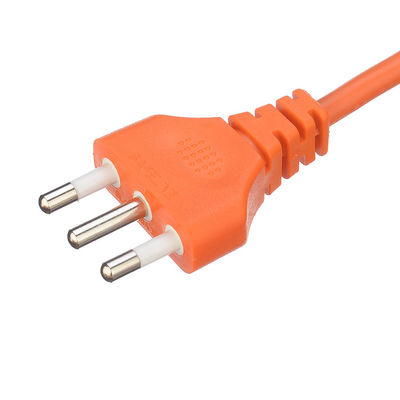 IMQ-zertifiziertes Computer-Stromkabel Y Splitter 3-Pin-Stecker mit 2-Wege-C13-Stecker-Steckdose WIFI KEINE Erdung Standard-Erdung